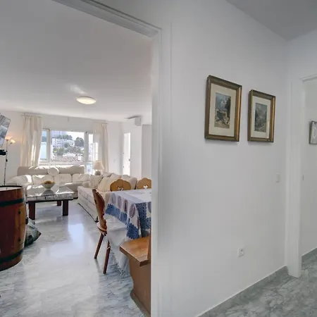 Apartment Sleeps 8 Aircon Fast Wifi 63 Inch Tv Secure Underground Parking Free Netflix