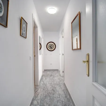 Sleeps 8 Aircon Fast Wifi 63 Inch Tv Secure Underground Parking Free Netflix *