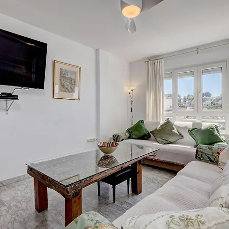 Quality Sleeps 8 Airconditioned Underground Parking Ultra Fast Wifi Marbella