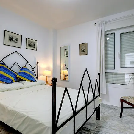 Sleeps 8 Aircon Fast Wifi 63 Inch Tv Secure Underground Parking Free Netflix * Marbella