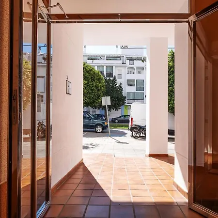 Sleeps 8 Aircon Fast Wifi 63 Inch Tv Secure Underground Parking Free Netflix *